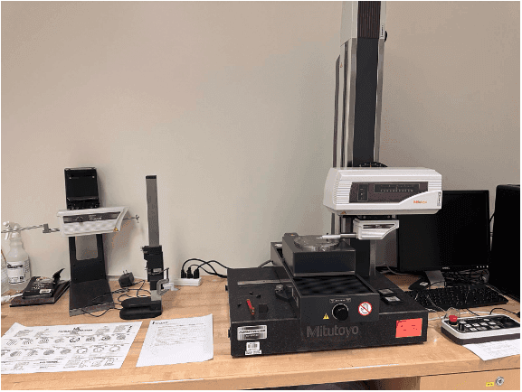 Surface finish measuring machine - Mitutoyo CV-3000